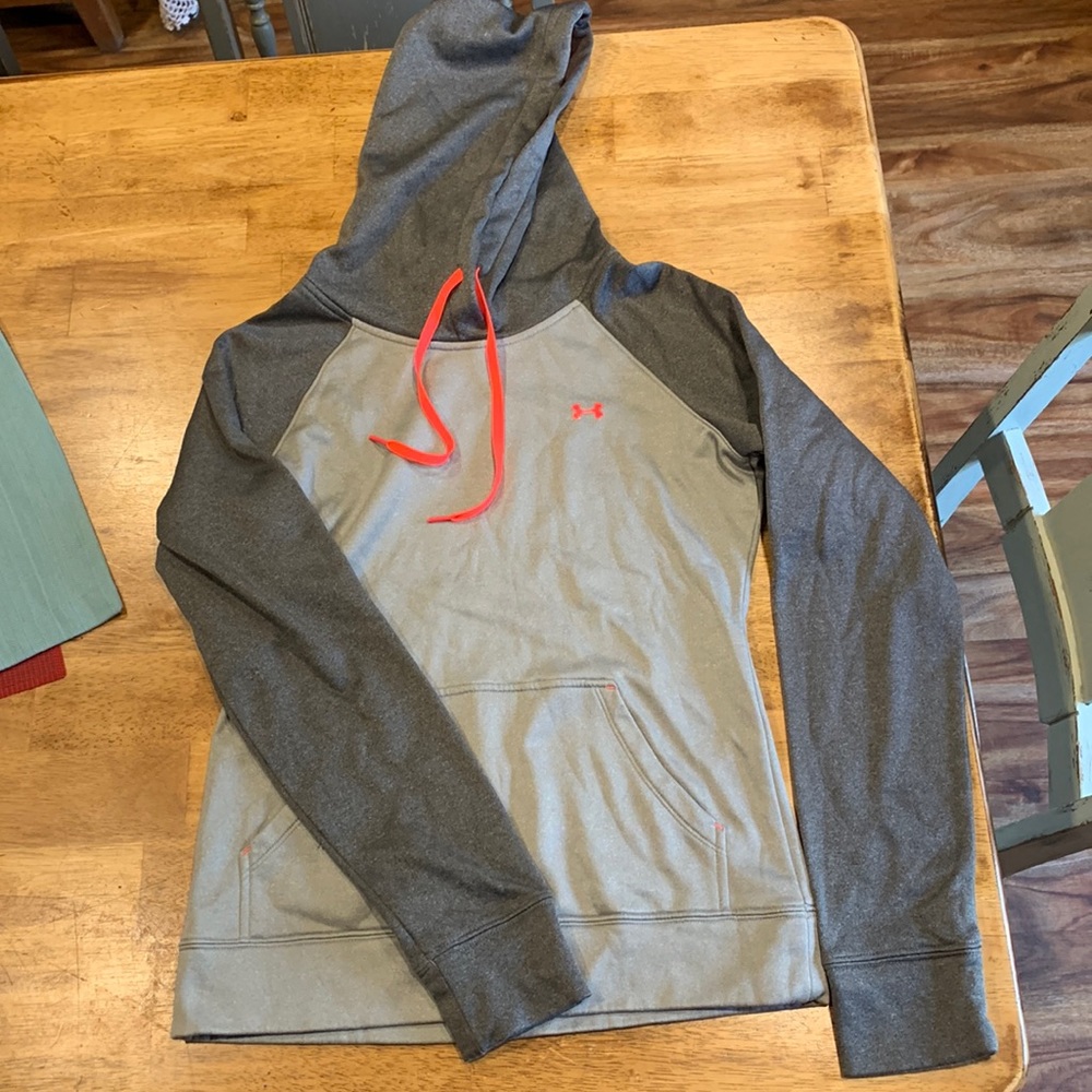 Under Armour Sweatshirt